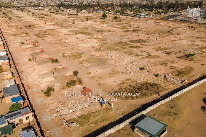 20 Hectares Ideal For A Mixed Use Development Along Chitungwiza Rd