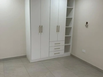 4 Bedroom Flat & Apartment