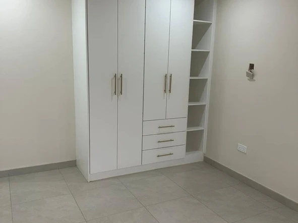 4 Bedroom Flat & Apartment