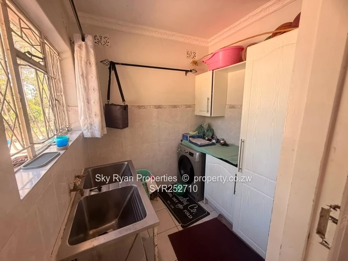 Monavae House To Let 