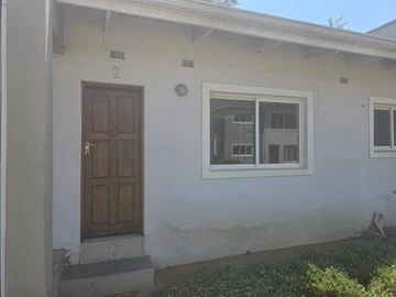 2 Bedroom Flat & Apartment