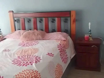 2 Bedroom Flat & Apartment