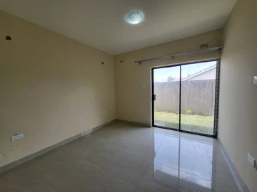 2 Bedroom Flat & Apartment