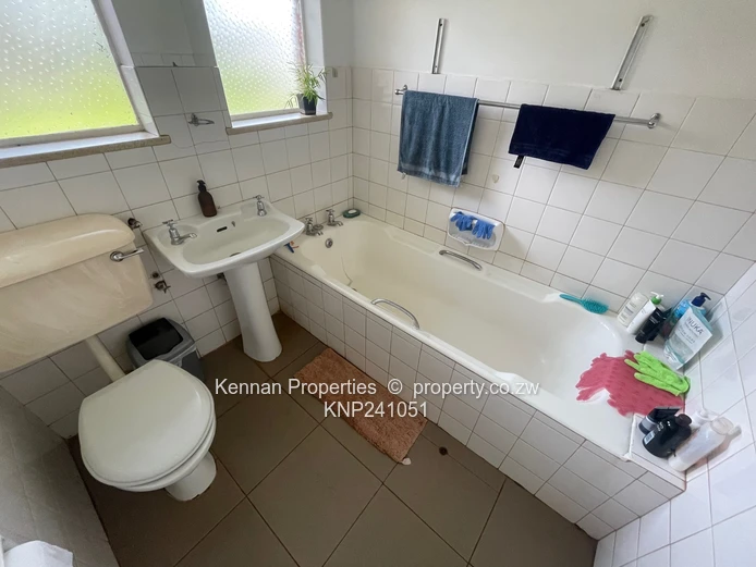 Solid & Spacious 4 Bed Home On  Woodholme Rd  (Sole Mandate)