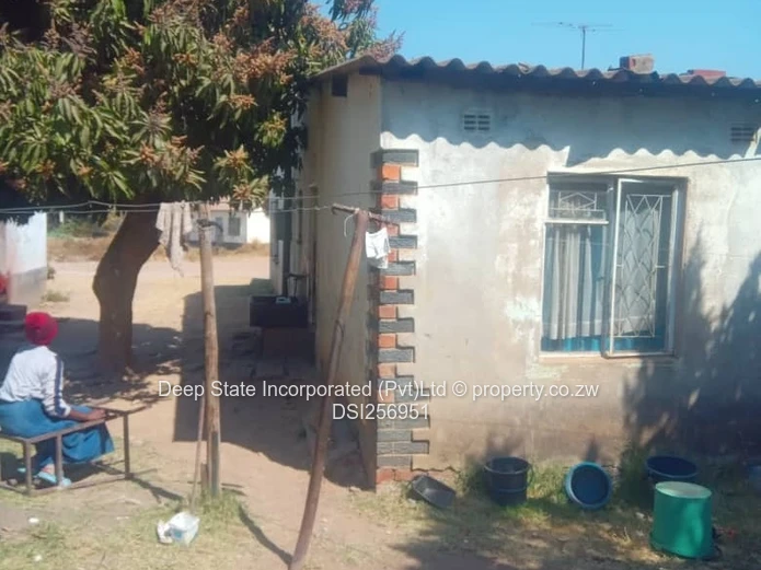 Mufakose house for sale 