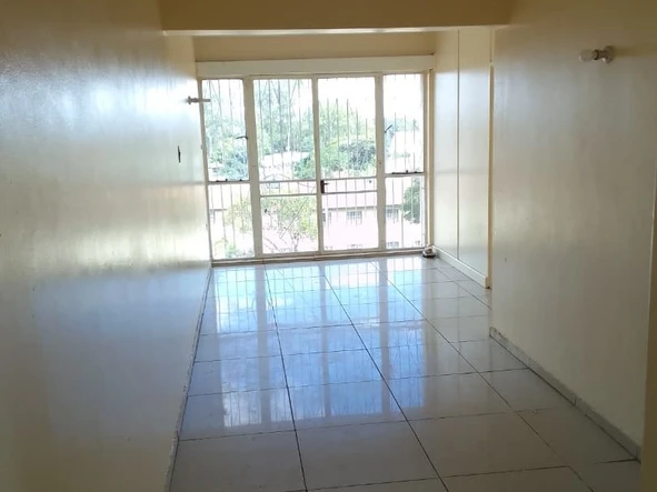 2 Bedroom Flat & Apartment