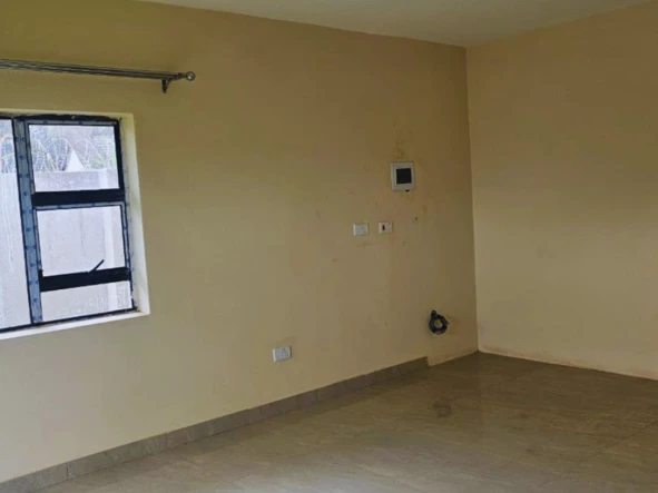 2 Bedroom Flat & Apartment