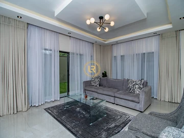 3 Bedroom Flat & Apartment