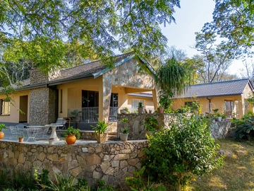 6 Bedroom House
