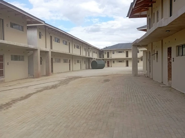 2 Bedroom Flat & Apartment