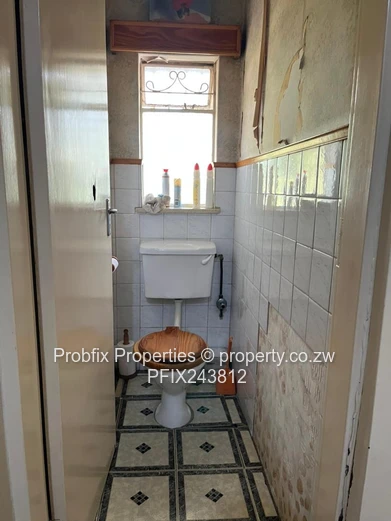  Spacious Family Home with Guest Wing & Cottage | Hatfield North