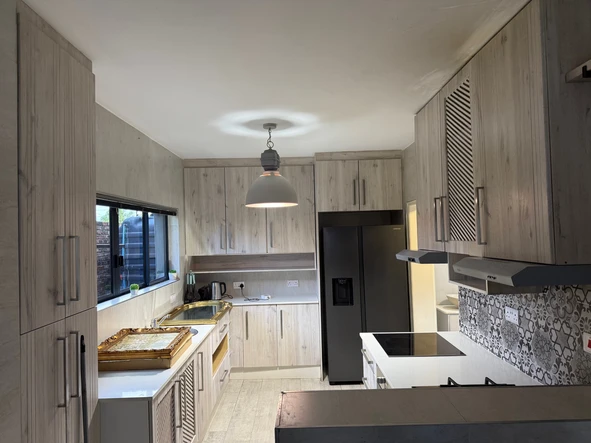 4 Bedroom Flat & Apartment