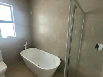 4 Bedroom Garden Flat