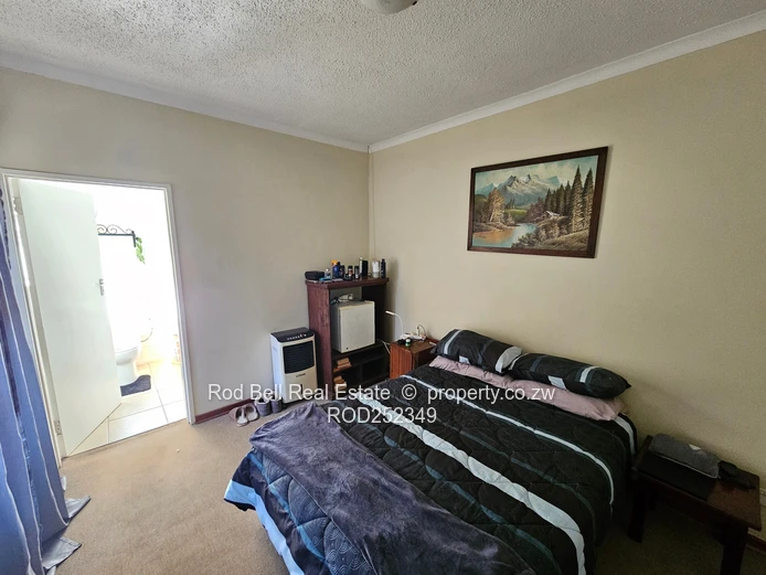 Neat 3-bedroom townhouse in well-established complex