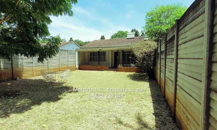 Neat simplex garden flat (Sole Mandate)