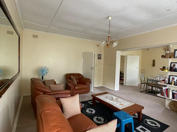 2 Bedroom Flat & Apartment