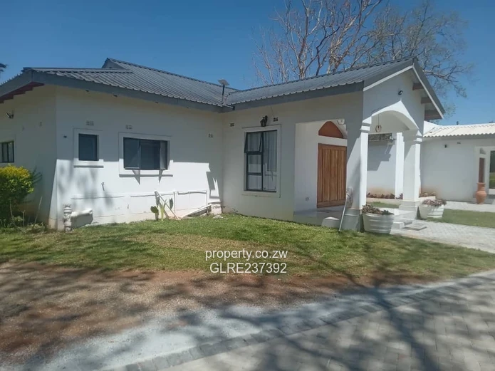 To Let Luxurious 3-Bedroom Cluster home for Rent