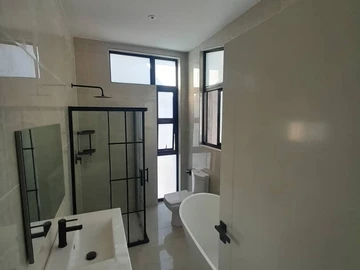 4 Bedroom Garden Flat