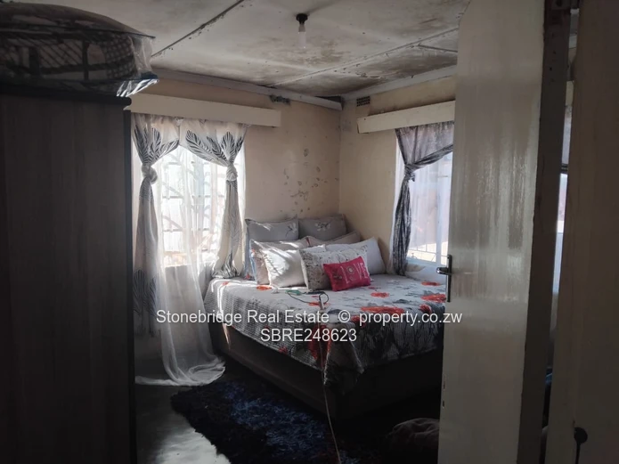 3 Bedroomed House in Lobengula West for sale