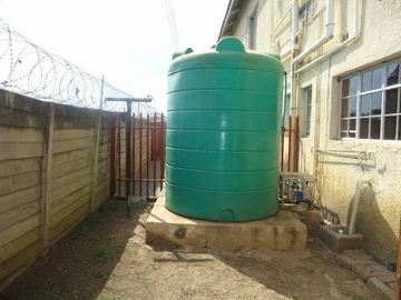 2 Bedroom Flat & Apartment