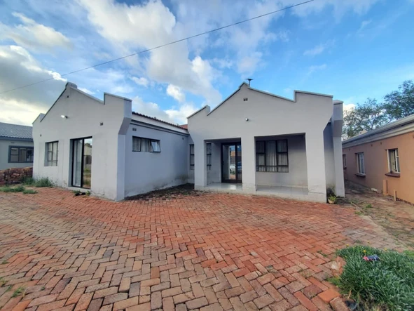 4 Bedroom Garden Flat