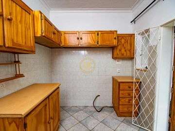 2 Bedroom Flat & Apartment