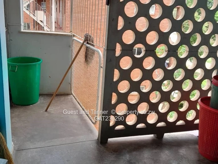 Spacious 3-BR Flat for Sale at Chelmscote Mansion, Bainnes Avenue – Prime Location with Borehole