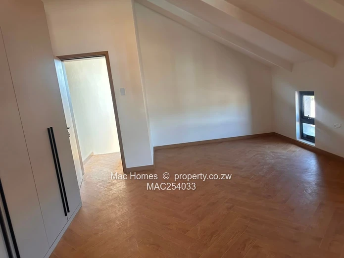 Spacious 4-Bed Furnished Glen Lorne Flat with Pool