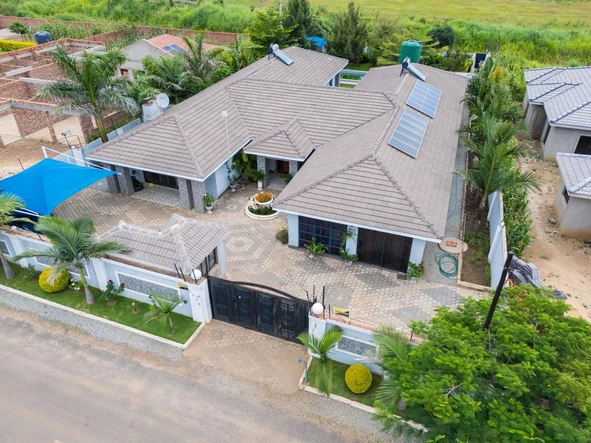 5 Bedroom House