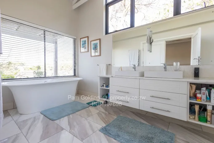 Contemporary Home On Price Drive - Exquisite Views