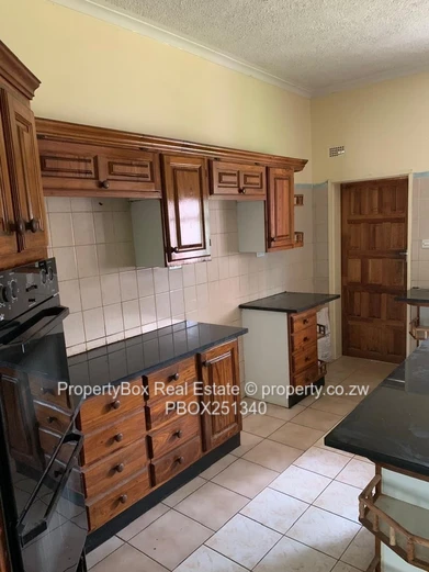Glen Lorne double storey 6 bed house to rent for immediate occupation!