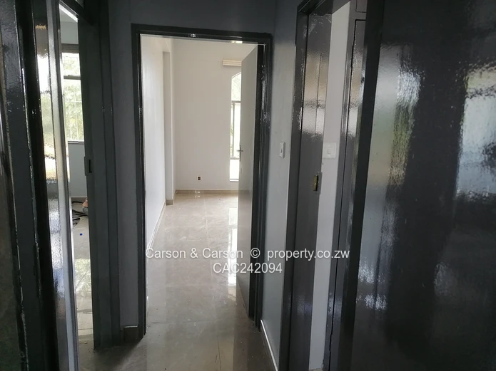 2-Bed Flat in Eastlea: Quiet Courtyard & Borehole (Sole Mandate)