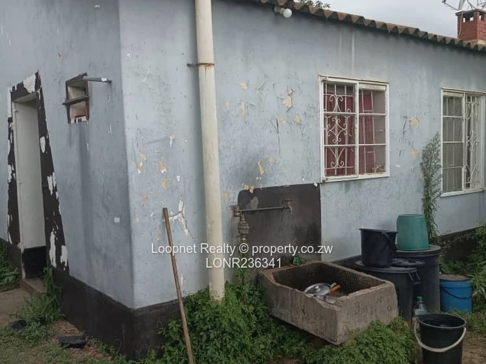 Neat 2-Bed Home in Mufakose - Garden, Good ZESA (Sole Mandate)