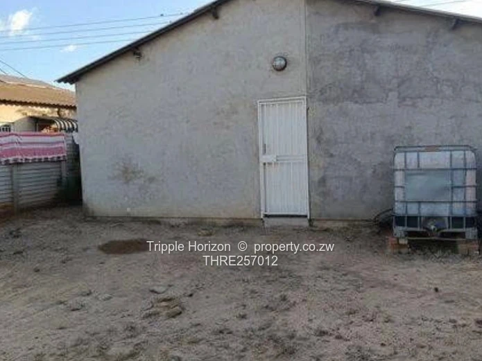 2-Bed Budiriro Home on 288m² — Gate & Fitted Kitchen (Sole Mandate)