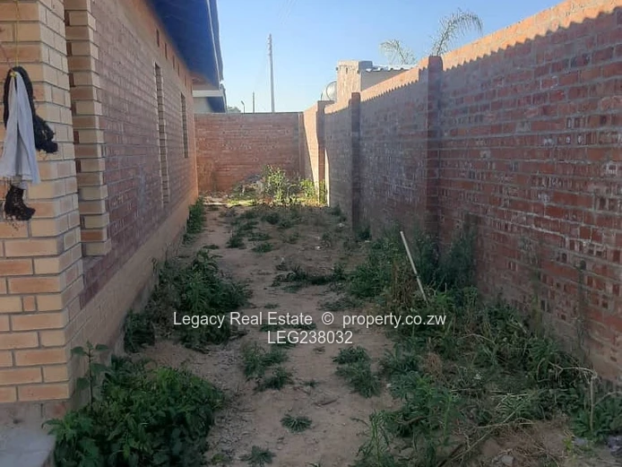 Exceptional  Value Townhouse ,Prime Incomplete Home in Secure Mabvazuva Estate