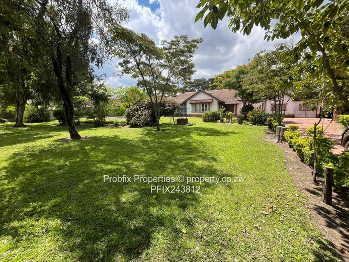  Spacious Family Home with Guest Wing & Cottage | Hatfield North