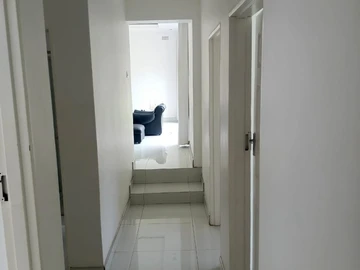 2 Bedroom Flat & Apartment