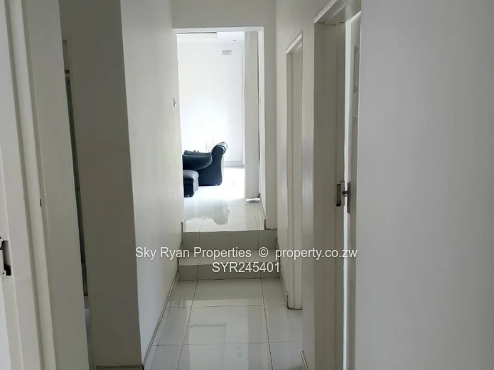 Neat 2 Bed Duplex Garden Apartment