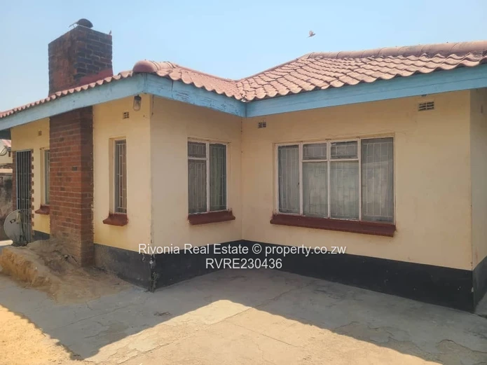 Spacious 5-Bed Home in Walled Manyame Park — Verandah & En Suite