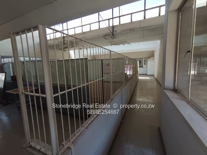 Commercial Property in Belmont To Rent