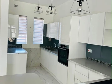3 Bedroom Flat & Apartment