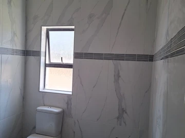 4 Bedroom Flat & Apartment