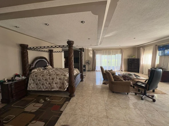 Farm & Agricultural Land