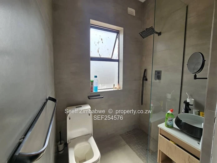 To Let: Modern 3-Bed Duplex in Helensvale | Full Solar Backup & AC