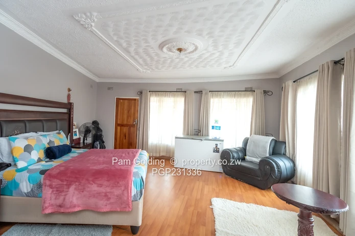 Neat and Spacious Family Home!!