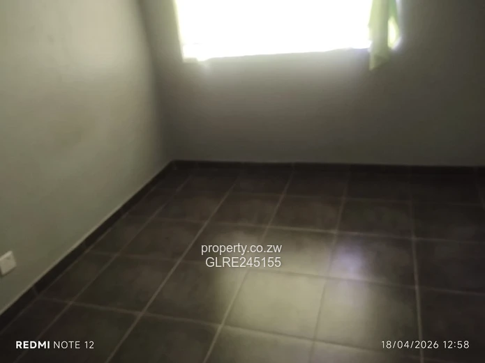 3-Bed Houghton Park Home — Walled Yard, Tank & Ensuite