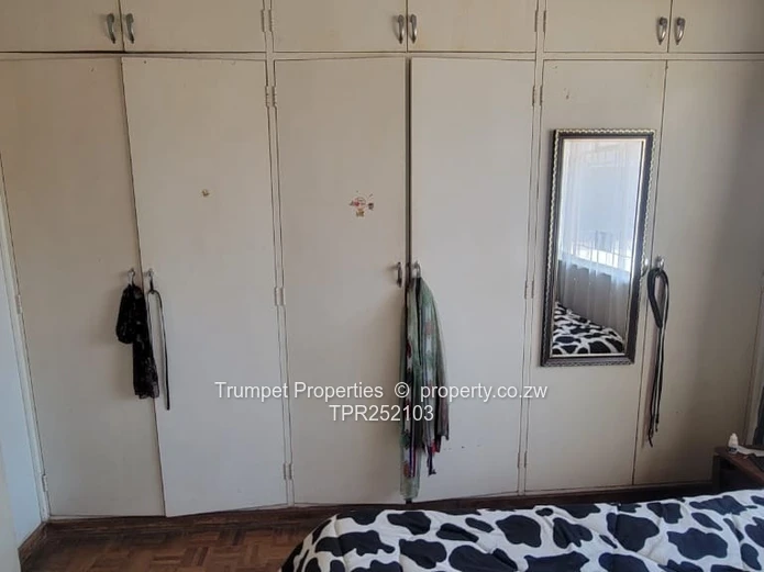 3-Bed Cotswold House - Fitted Kitchen, Flatlet & Garage