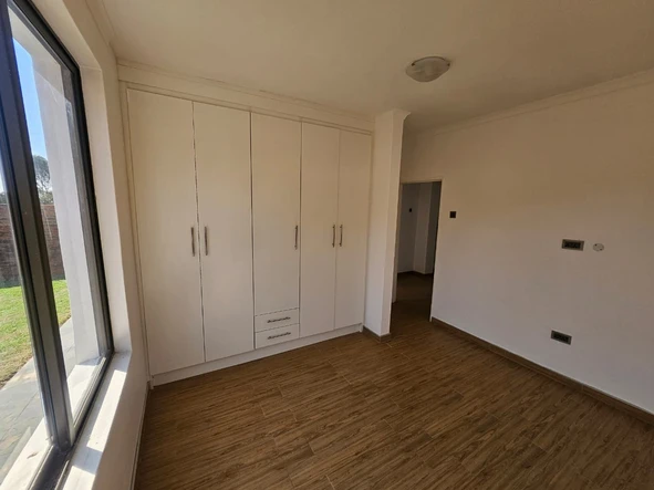 3 Bedroom Flat & Apartment