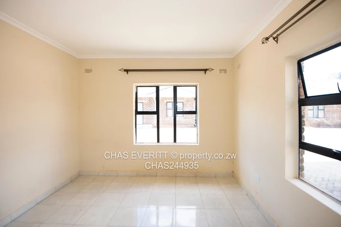 3 bedroom garden flat for sale in Marlborough 