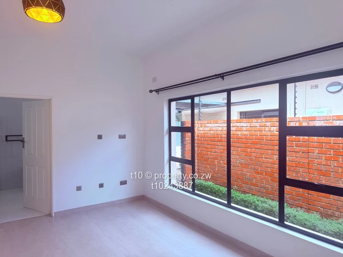 Townhouse to rent in Mt Pleasant 